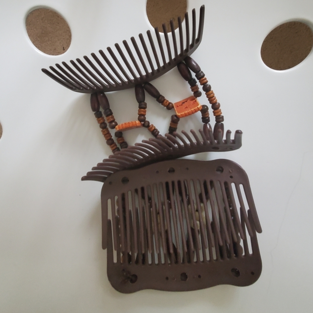 💎$3 WITH BUNDLE💎 Brown Beaded Hair Combs - Picture 3 of 5